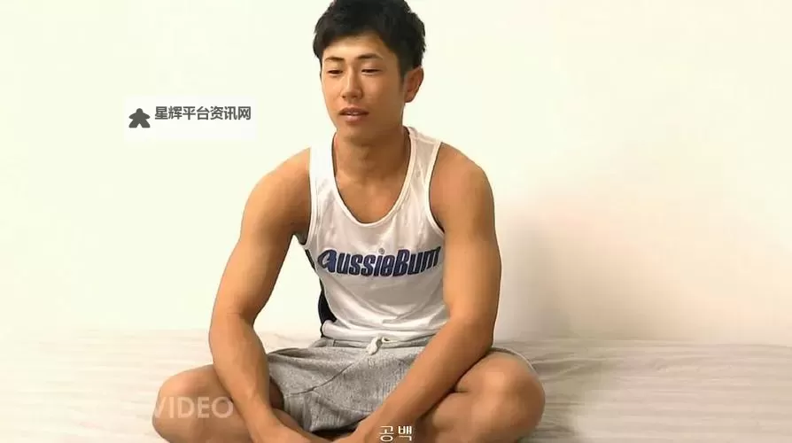 探索青春的共鸣：亚洲男男1069的故事与意义图1