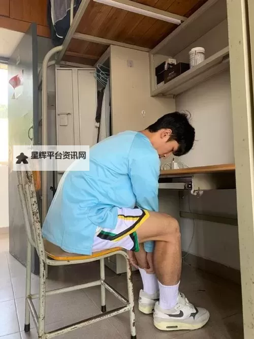 中国体育生宿舍的GARY飞机奇遇记图1
