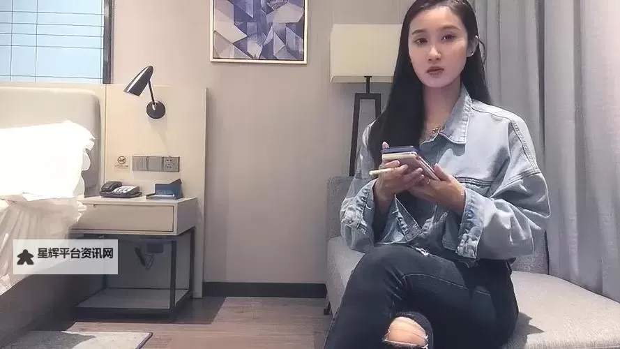 在线全国探花：揭秘文学圈中的新晋新星图1