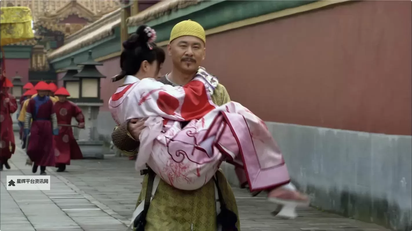 在御花园皇上进入太子妃:皇宫秘事揭晓图1