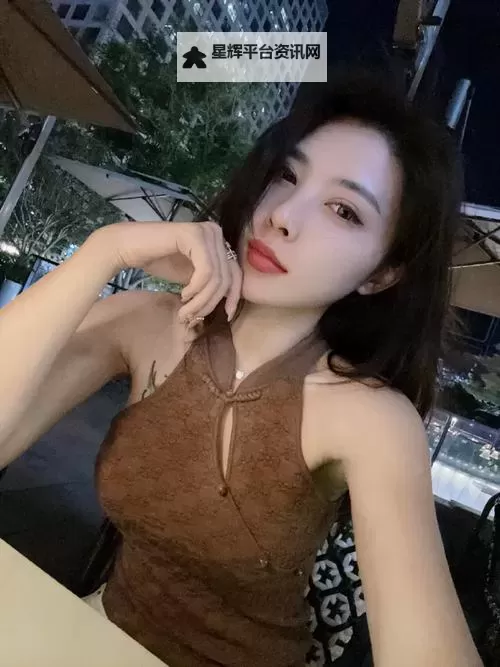 探索多样风格:精彩的综合图区自拍另类图片欣赏图1