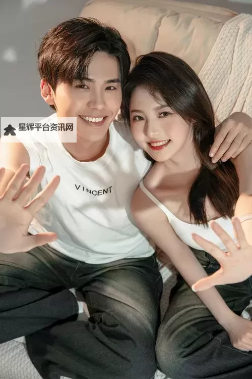 【最美情侣高清免费】甜蜜瞬间大公开，感动你的每一秒图1