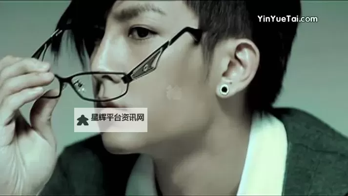 《只看见你MV:唯美爱情的温柔呼唤》图1
