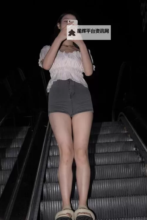 热色精品:点燃激情的色彩盛宴图1