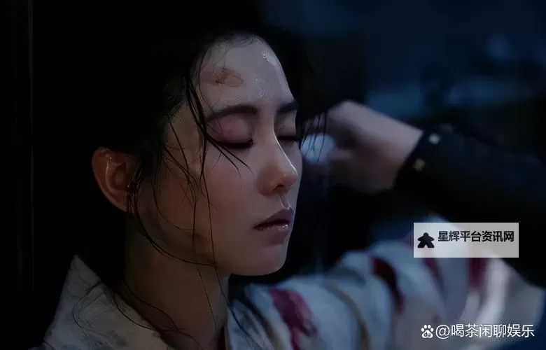 掌心白月光：那份温柔藏在指尖的永恒光辉图1
