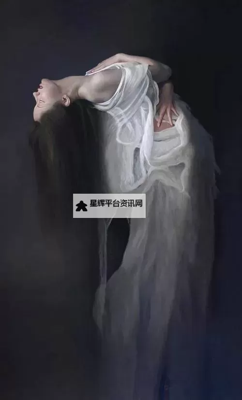 探索极限之美：最大胆女人体艺术的前沿展现图1