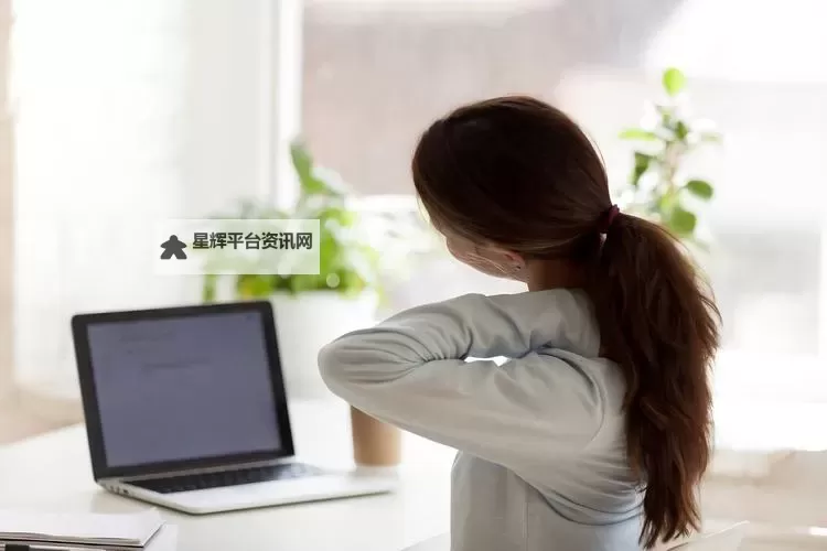 自己坐下来不疼乖乖的:温柔的陪伴与平静的时光图1