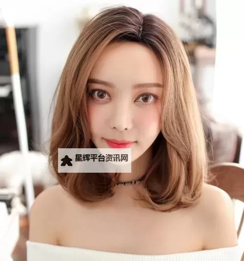 时尚新宠：中短发梨花头图片欣赏与发型灵感图1
