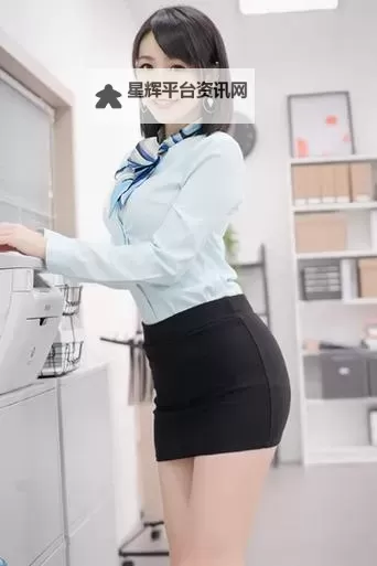 青青草色:深入解析五月婷婷AV伊人的魅力与影响图1