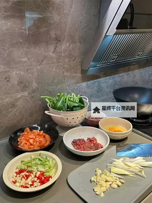 在厨房做了美味佳肴的温馨时光图1