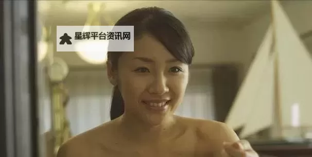 日本妈妈影院:色欲甜甜的温馨与欲望交织图1