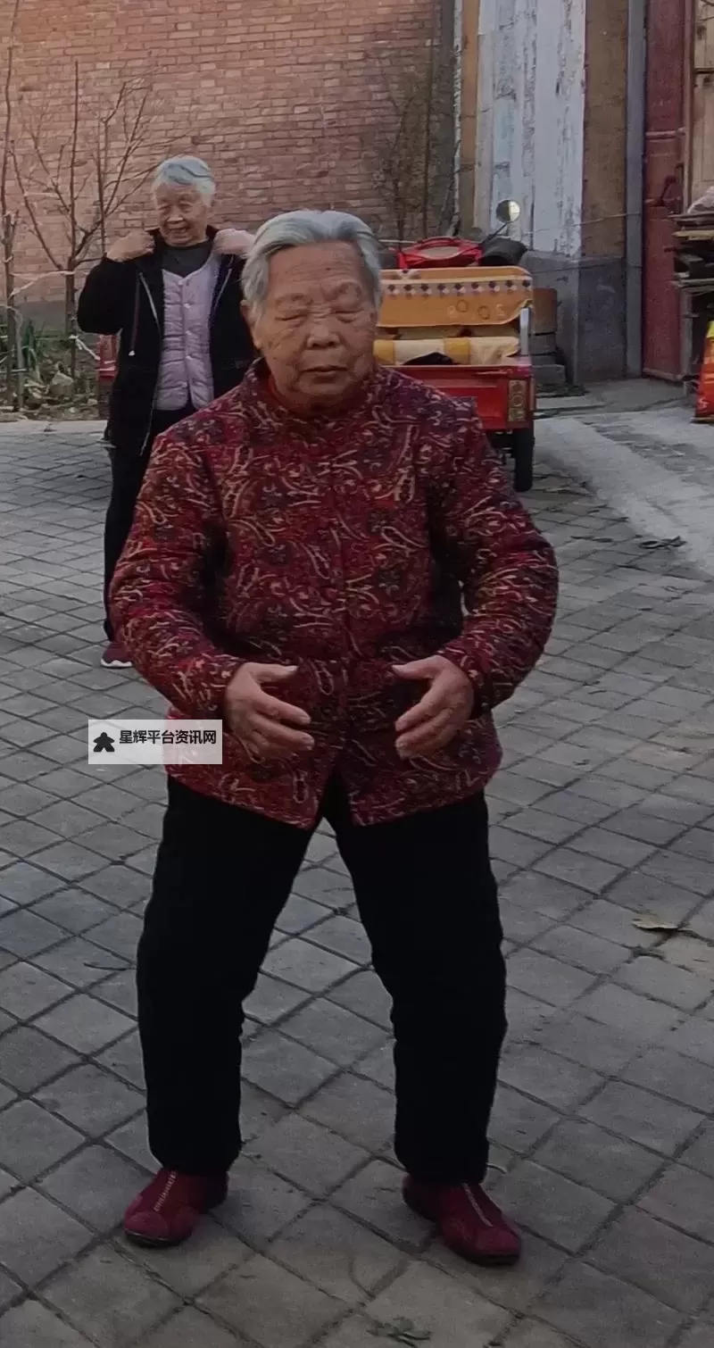 探索人生智慧：chese老太交的故事与启示图1